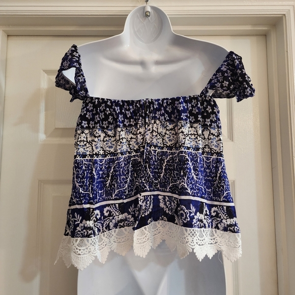 Lovers + Friends Off The Shoulder Top - Picture 4 of 16